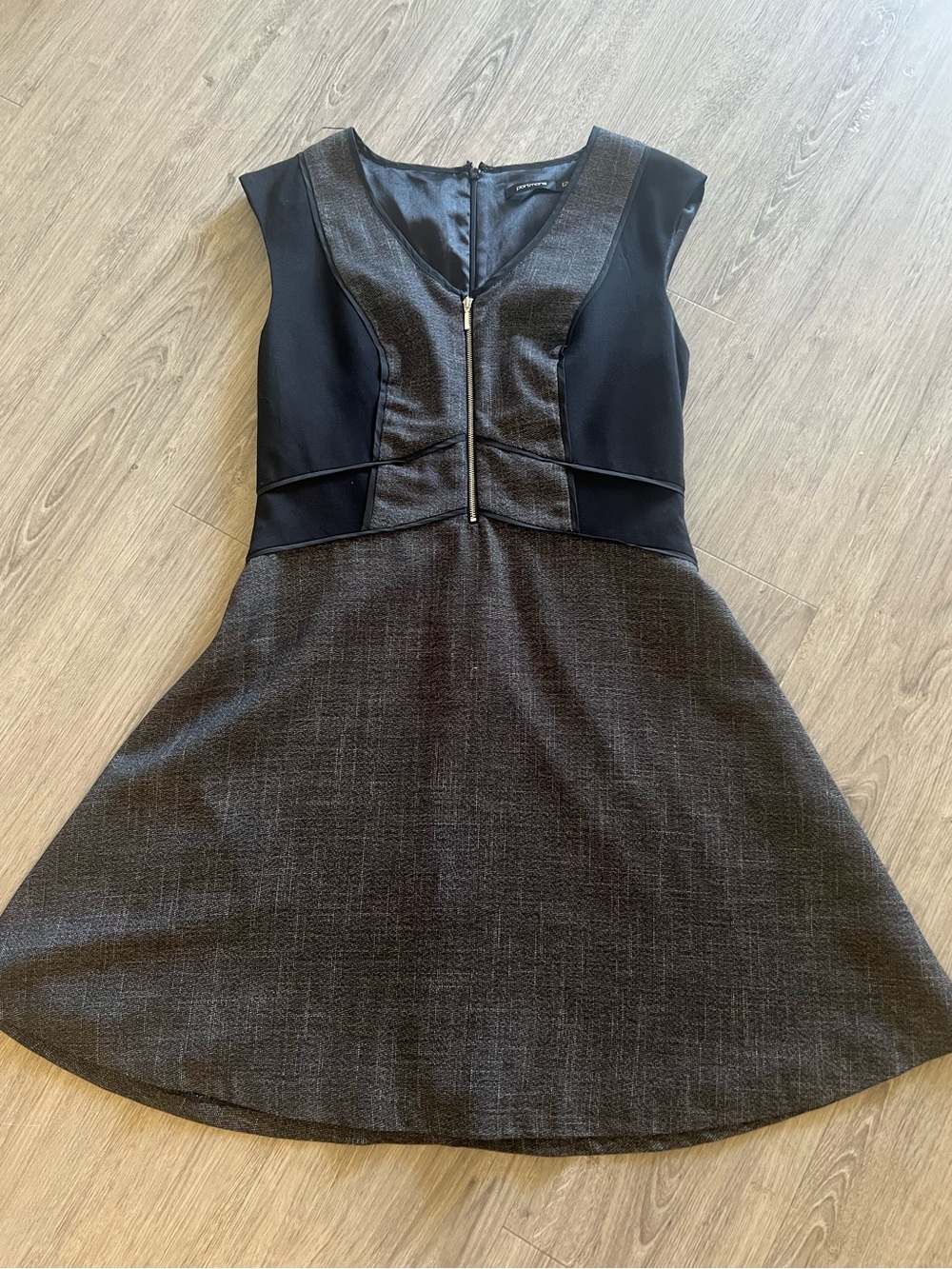 Black & Gray Panelled Mini Dress | V-Neck Zip Front Dress | Size 8